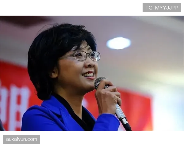 朱琳居然把训练服都穿成高级时装了？这反差有点绝了！